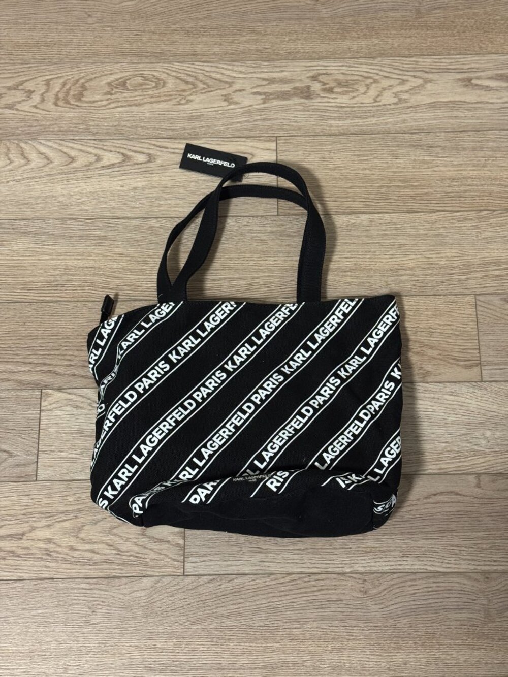 Karl Lagerfeld Bag - Picture 2 of 4
